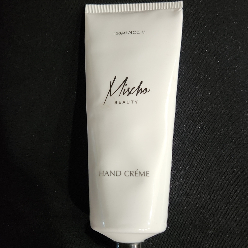 Mischo Beauty Hand Crème NWT           4 Ounce